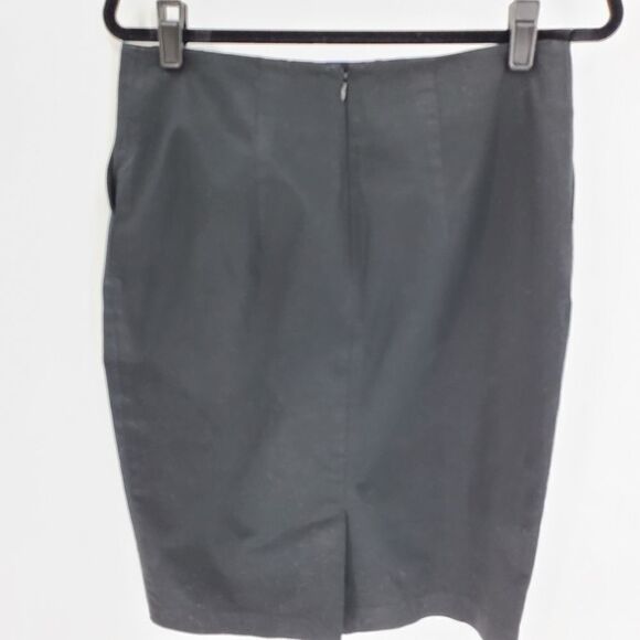 Skirt, black with beautiful print of lavender flowers size 12.. - Picture 4 of 5